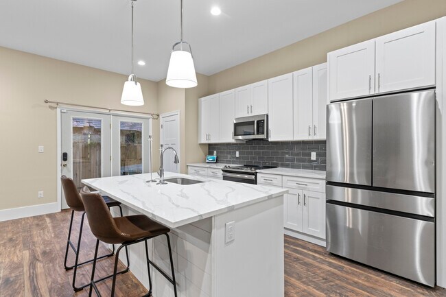 Foto del edificio - 5424 Delmar Ct