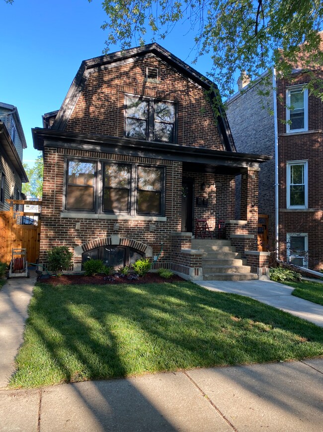 Building - 3422 N Tripp Ave