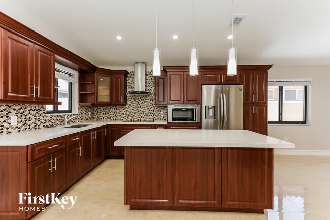 Foto del edificio - 2884 W 73rd Terrace