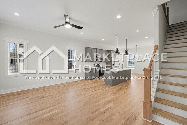 Foto del edificio - 1034 E Trinity Ln