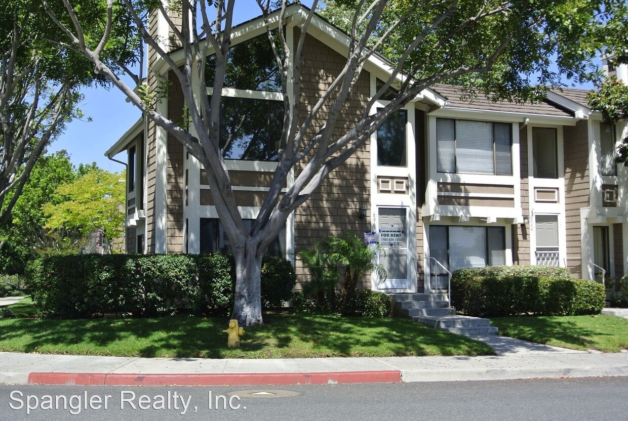 Foto principal - 2 br, 1.5 bath House - 6962 Carnation Drive