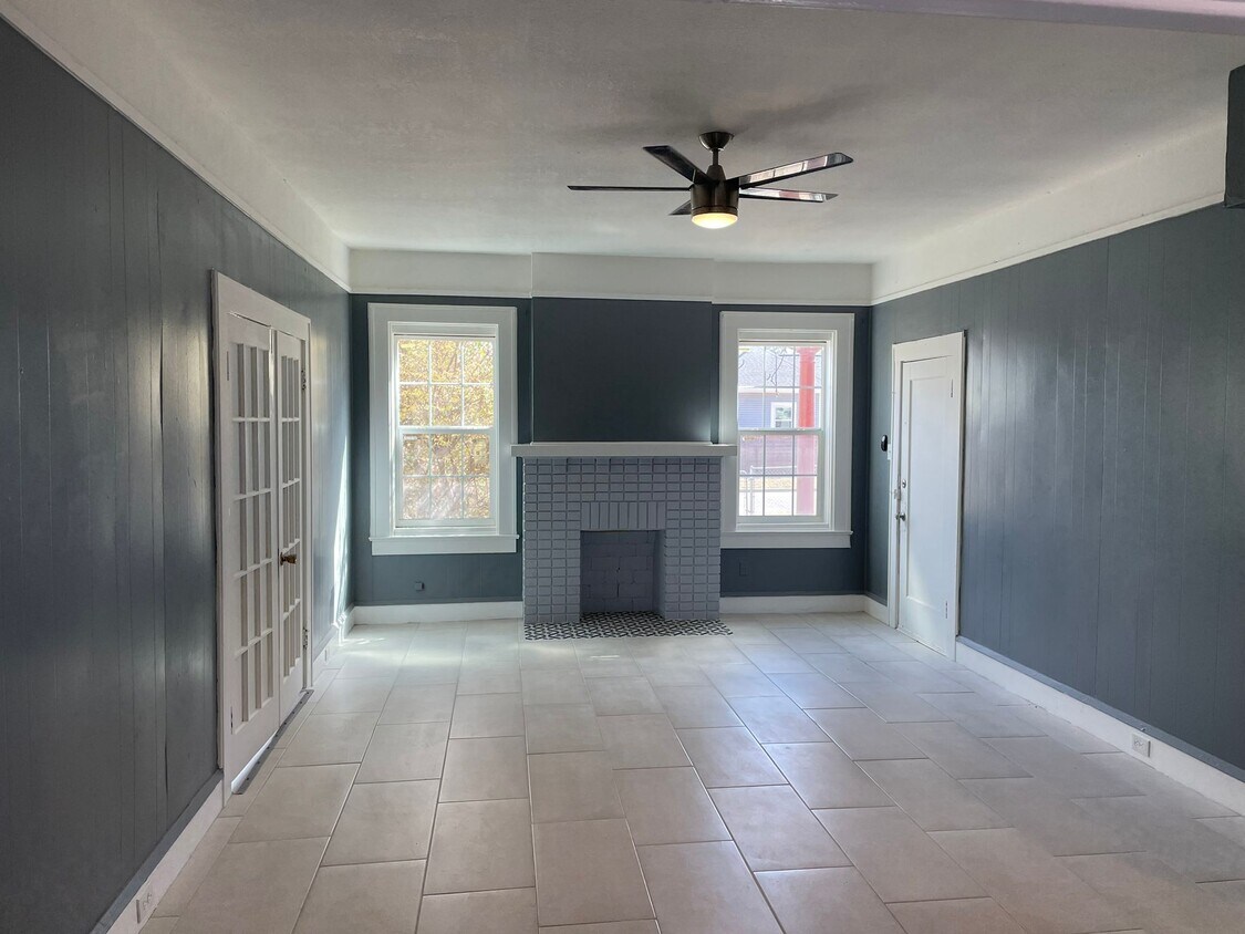 Living Room - 2601 Fort Ave