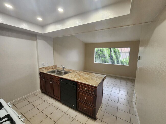 Building Photo - TERRACE2539