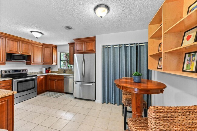Foto del edificio - 17183 76th St N