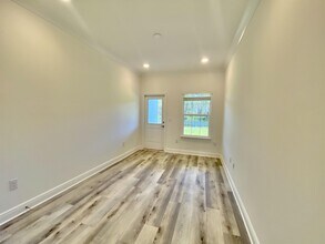 Building Photo - 156 Kara Lake Dr