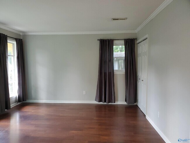 Foto del edificio - 2248 Norwood Dr NW