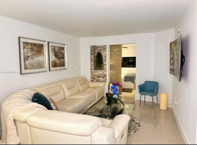 Foto del edificio - 6937 Bay Dr