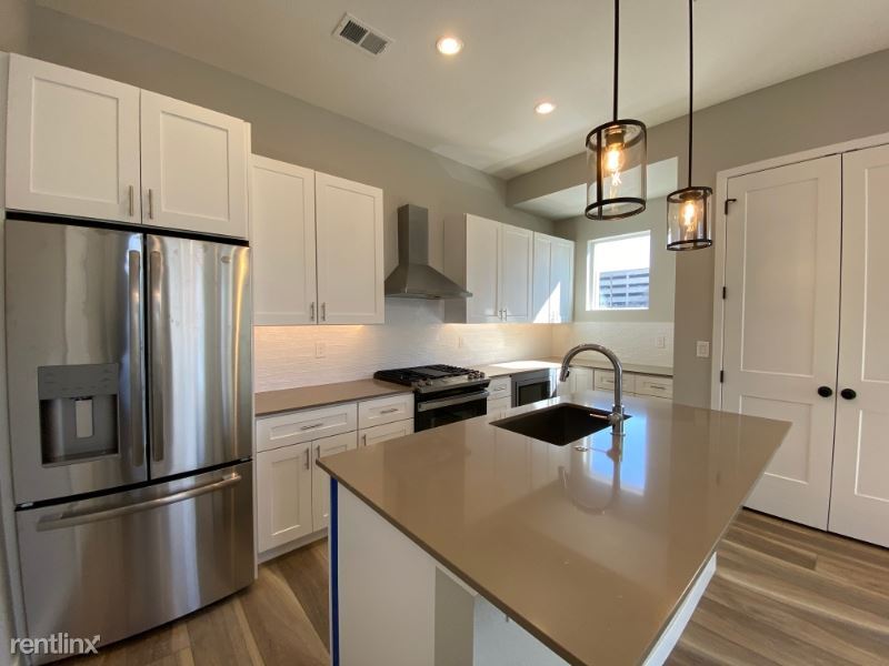 Foto principal - 3531 S Pennsylvania St