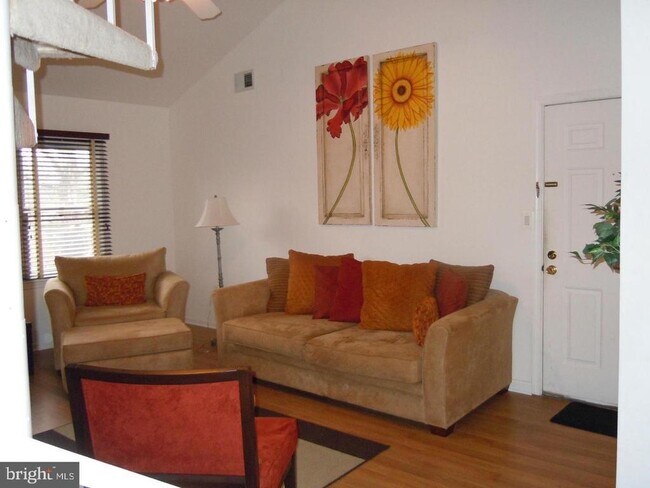 Foto del edificio - 13071 Shadyside Ln