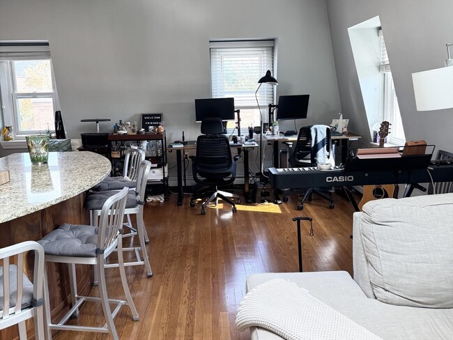 Foto del edificio - 172 Bunker Hill St