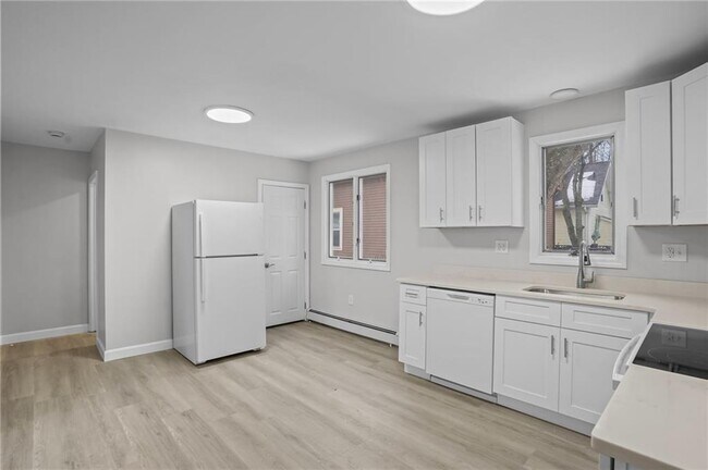 Foto del edificio - 164 Fruit Hill Ave