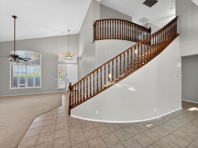 Foto del edificio - Charming 4 Bedrooms/ 3.5 Bath Home in Desirable Fox Crossing!!