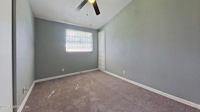 Foto del edificio - 9276 Greenleaf Rd