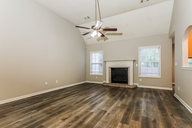 Building Photo - 185 Revolutionary Dr