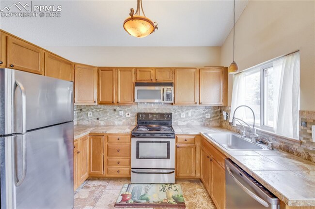 Foto del edificio - 5888 Bow River Dr