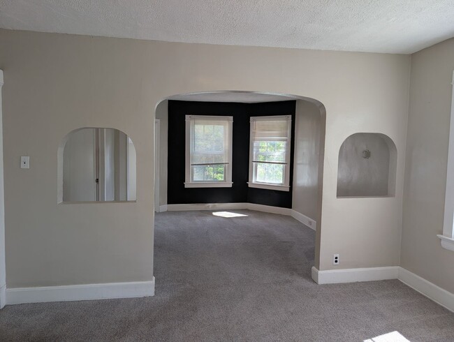 Building Photo - 1476 W 107th St