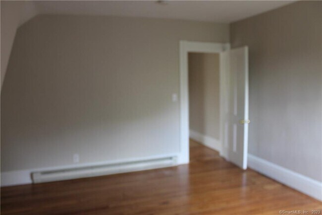 Building Photo - 6 Beech Dr