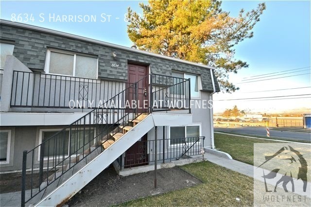 Primary Photo - No Deposit Option! Updated 2 Bedroom Sandy...