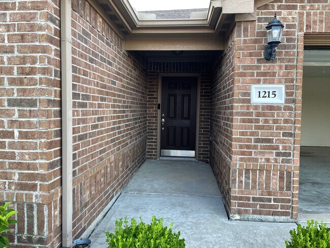Foto del edificio - 1215 Wallflower Ave