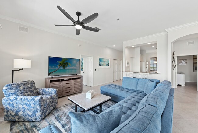 Great Room - 886 Park Ave