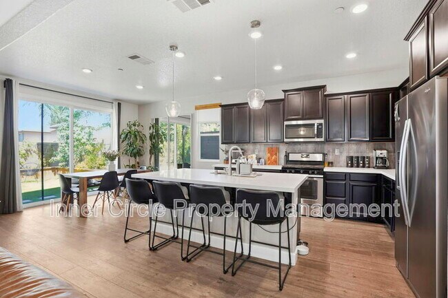 Building Photo - 2282 Acero Ct