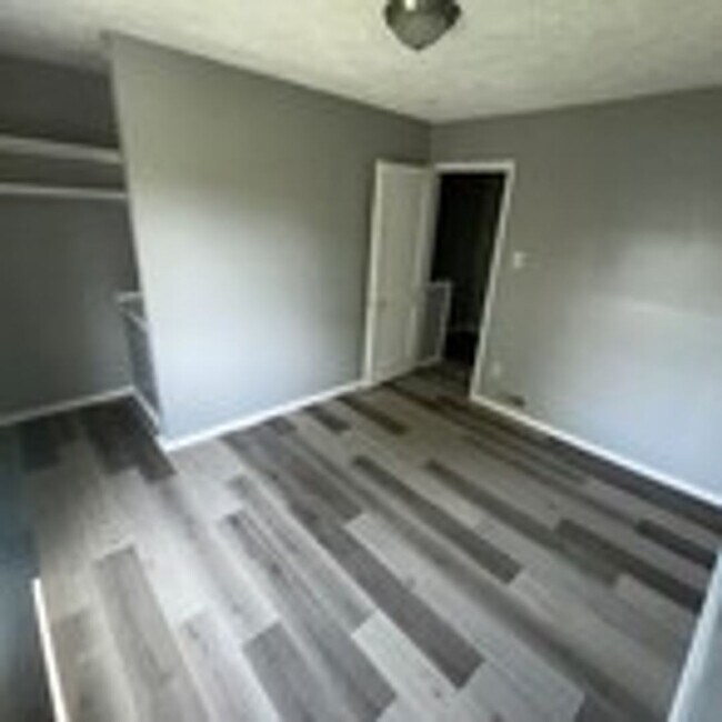 Foto del edificio - 912 N Central Dr