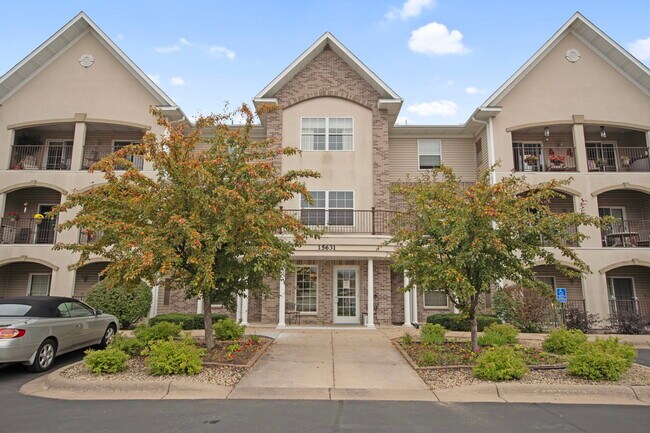 Building Photo - 15631 Linnet St NW