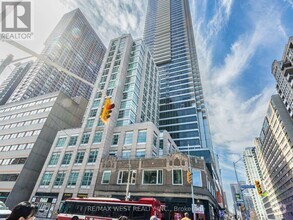 Building Photo - 409-409 Bloor St E