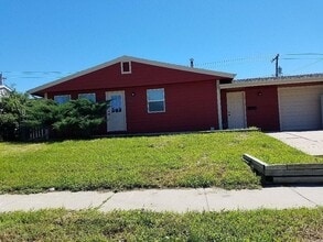 Building Photo - 1114 Racine St