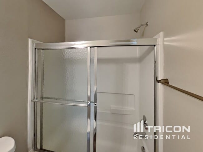 Building Photo - 744 Runningbrook Ln