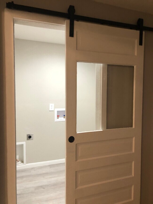 Foto del edificio - 1126 W Woodard St