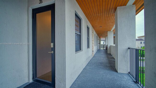 Foto del edificio - 10407 NW 82nd St