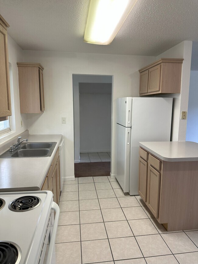 Foto del edificio - 1029 N Lincoln St