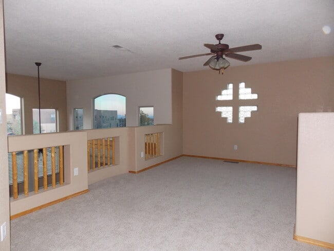 Foto del edificio - 13200 Silver Peak Pl NE