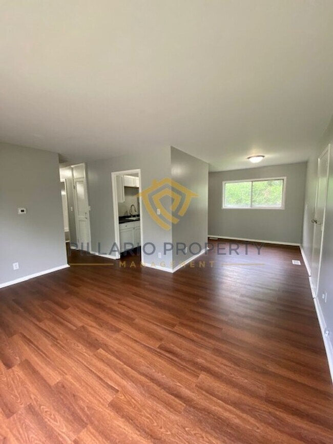 Building Photo - Nicely Updated, Northeastwood, 3 Bedroom, ...