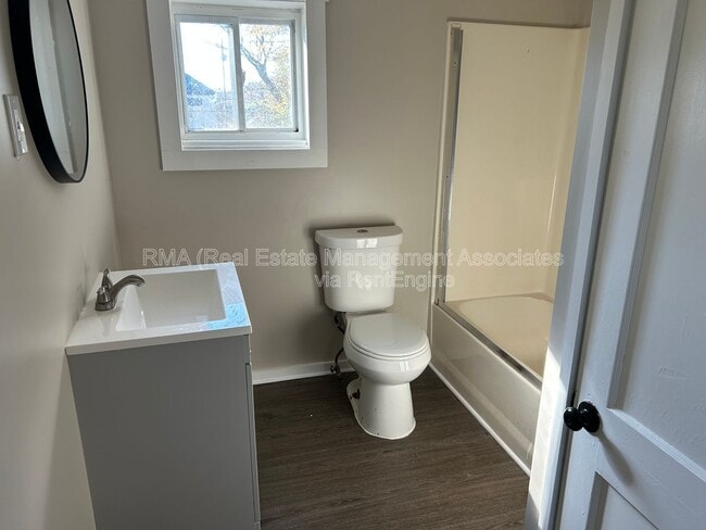 Building Photo - 132 Peachtree St