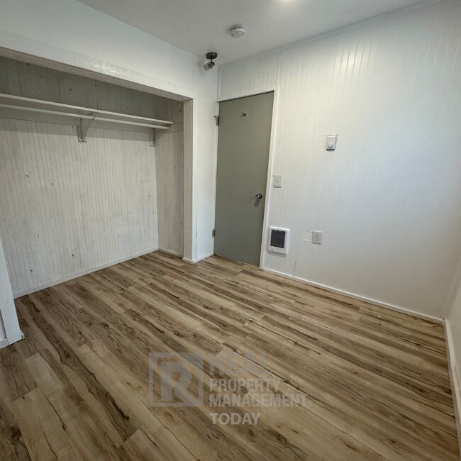 Building Photo - Modern 2 Bedroom House In Tacoma!