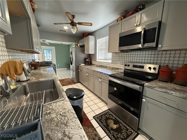 Foto del edificio - 14801 Randolph Ct