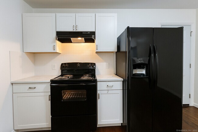 Foto del edificio - 736 Howe Ave