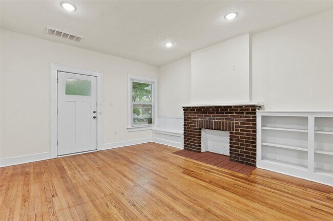 Building Photo - Remodeled Oak Cliff Craftsman