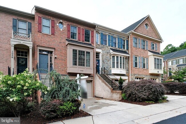 Building Photo - 1038 Grand Oak Way