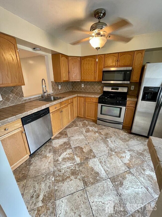 Foto del edificio - 410 Johnstone St