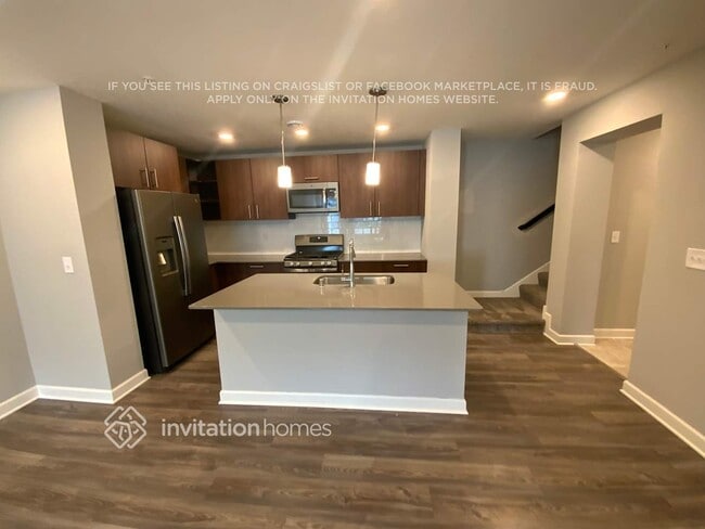 Building Photo - 10946 Zest St NE