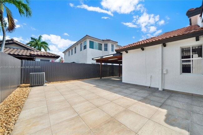 Foto del edificio - 12955 NW 8th Ln