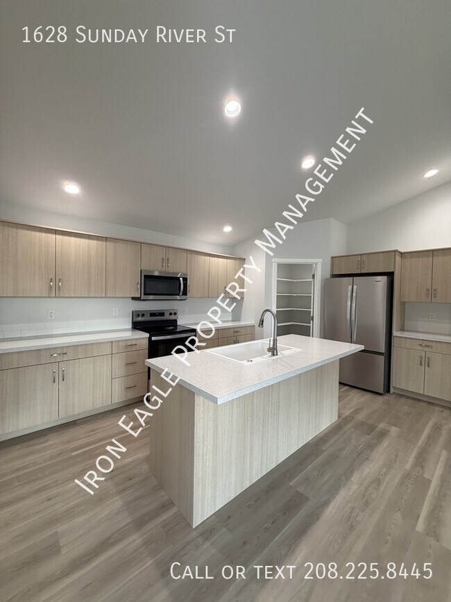 Building Photo - 1628 Sunday River St