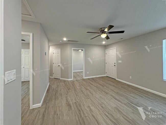 Building Photo - Charming 3-Bedroom, 1-Bathroom House for Rent in Springfield’s Heart of the Westside Neighborhood