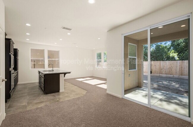 Foto del edificio - 555 N Cattail Ct