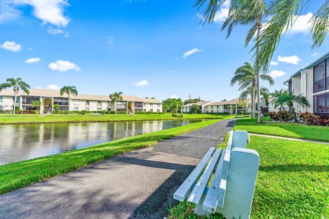 Foto del edificio - 1117 Green Pine Blvd