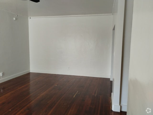 Building Photo - 901 S Kingsley Dr