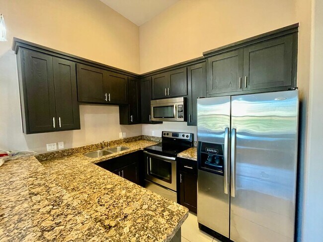 Foto del edificio - 3120 Regal Dr